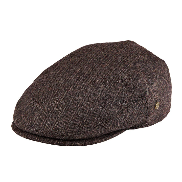 Timeless men's herringbone flat cap, a classic gentleman's headwear for everyday style.