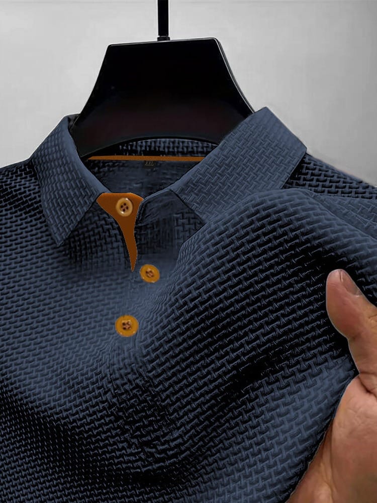 Comfortable men's short-sleeve knitted polo, classic design for effortless style.
