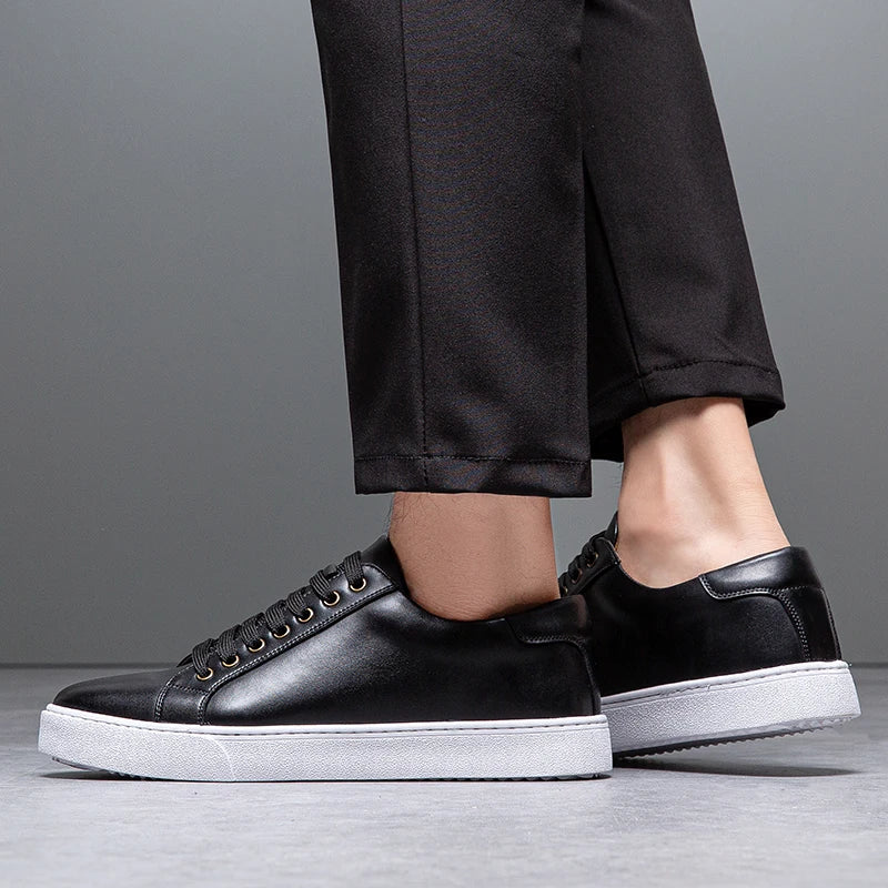 Durable men's leather-look trainers, ideal for all-day comfort