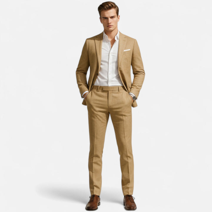 Stylish men's casual linen suit, perfect for warm-weather events and relaxed elegance.