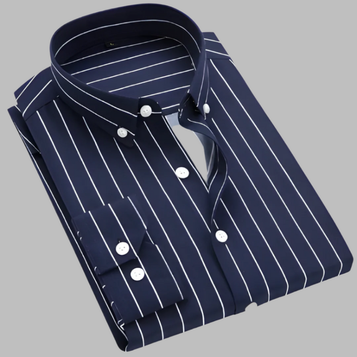 Stylish men's plaid button-up shirt. Classic checkered pattern, long-sleeve for versatile spring/autumn fashion.