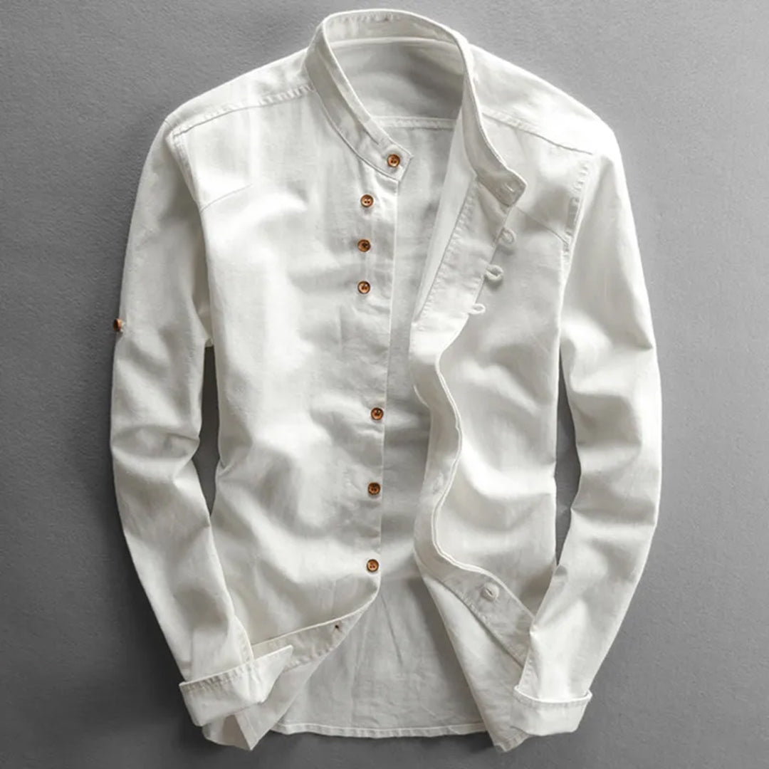 Effortless men's classic long sleeve shirt, combining comfort with versatile style for modern everyday fashion.