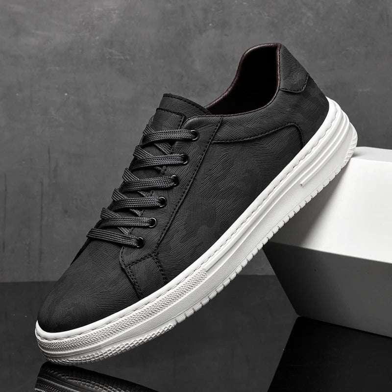 Versatile men's low-top lace-up trainers. Ideal for smart-casual, everyday wear & modern men's fashion.