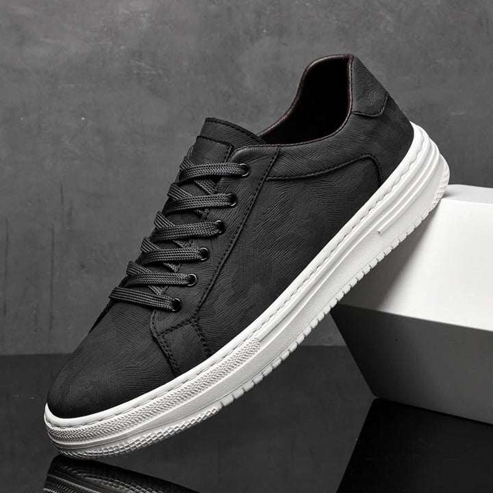 Versatile men's low-top lace-up trainers. Ideal for smart-casual, everyday wear & modern men's fashion.
