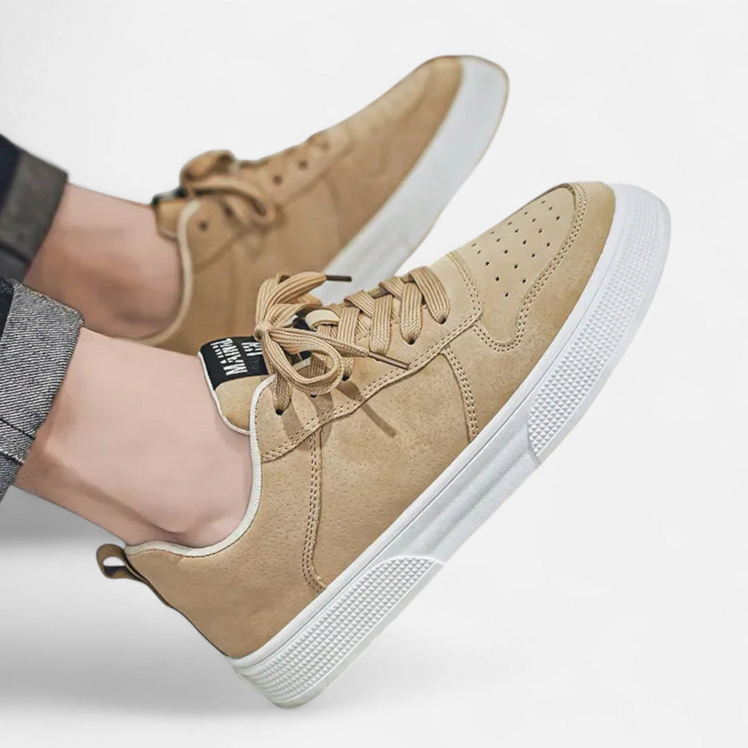 Everyday men's low-top sneakers with a classic design, offering comfort and versatile casual footwear.