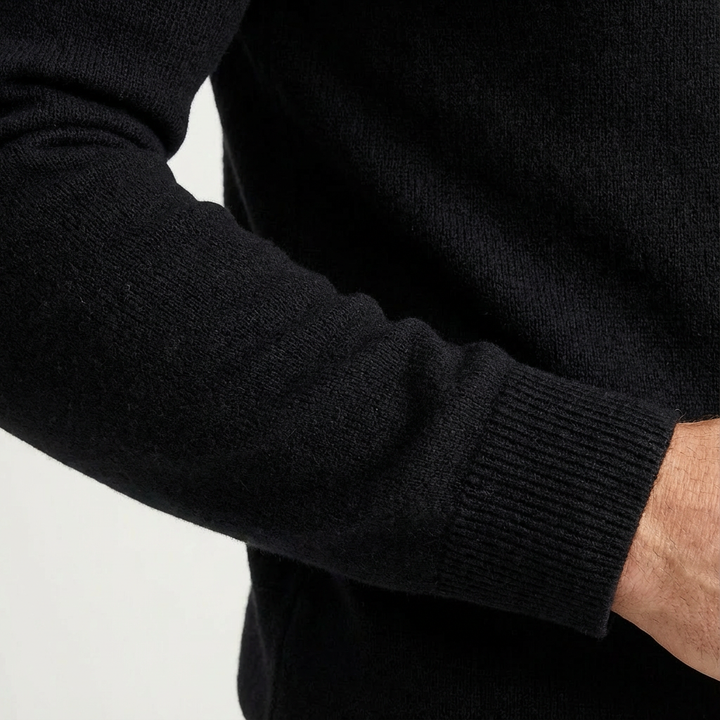Stylish men's quarter-zip jumper. Versatile long sleeve pullover, great for smart-casual outfits and layering.