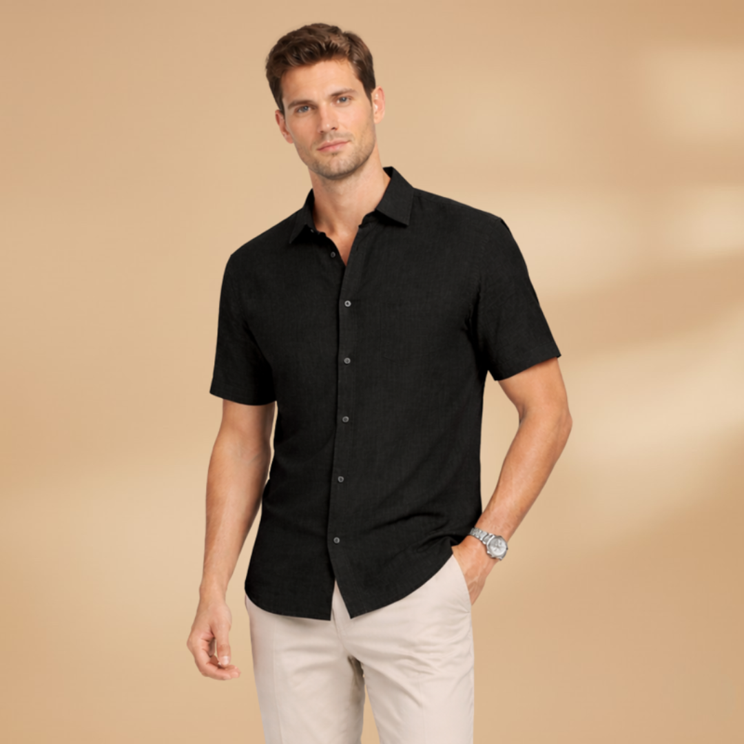Classic style men's short sleeve button-up shirt, versatile for casual wear & summer days.