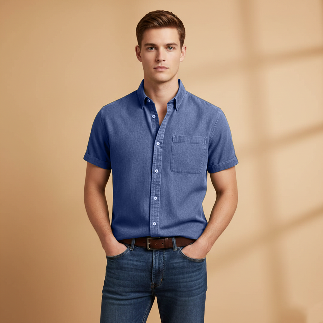Wardrobe staple: Men's classic short-sleeve shirt with a modern chest pocket