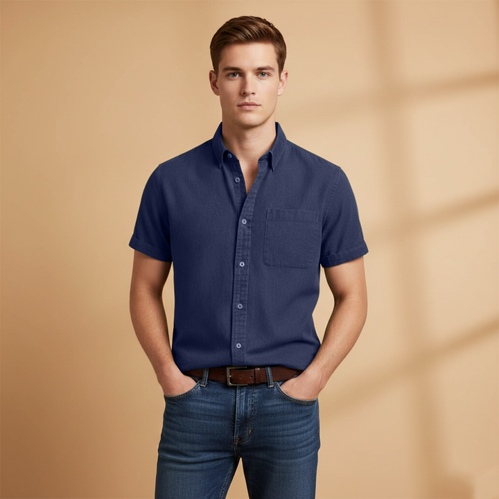 Men's slim fit short-sleeve shirt, a must-have for your summer collection
