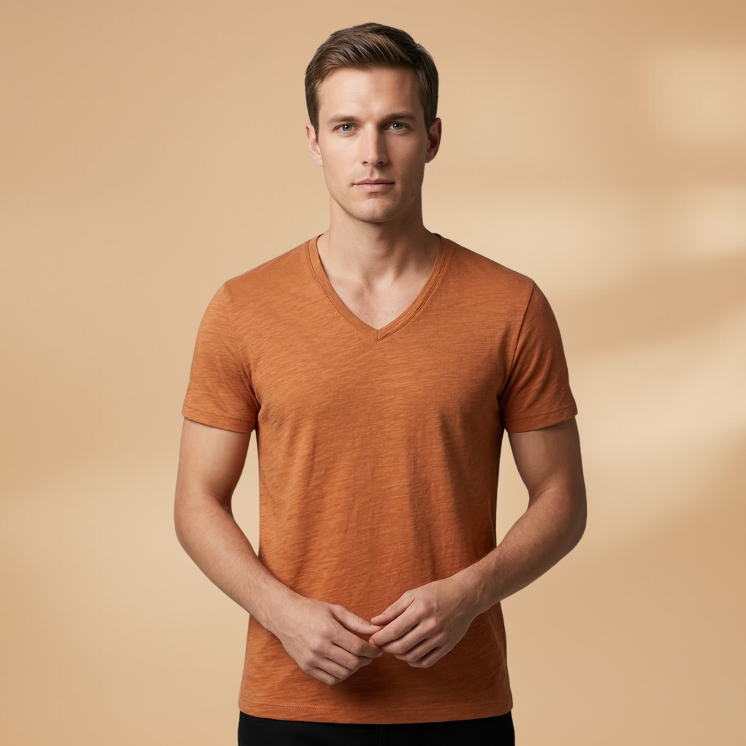 Comfortable men's short sleeve crew neck summer tee, perfect plain t-shirt for warm weather casual fashion.