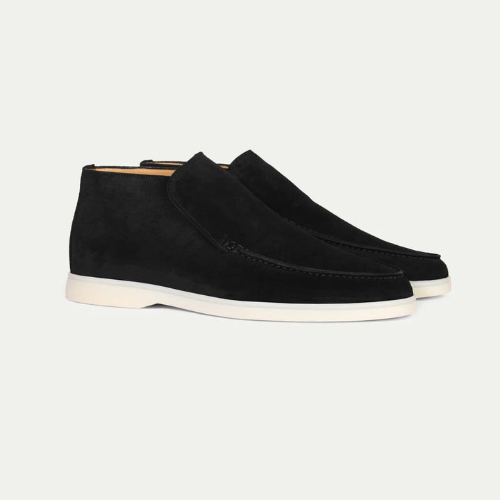 Easy-to-wear men's slip-on casual shoes, perfect for quick style and comfortable everyday footwear.