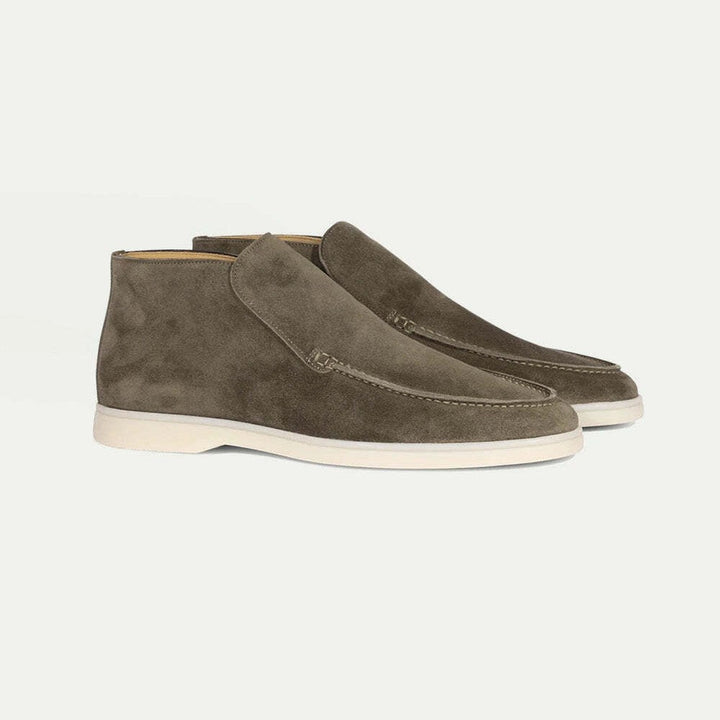 Ultra-comfortable men's casual slip-on shoes, ideal for versatile everyday wear & minimalist fashion.