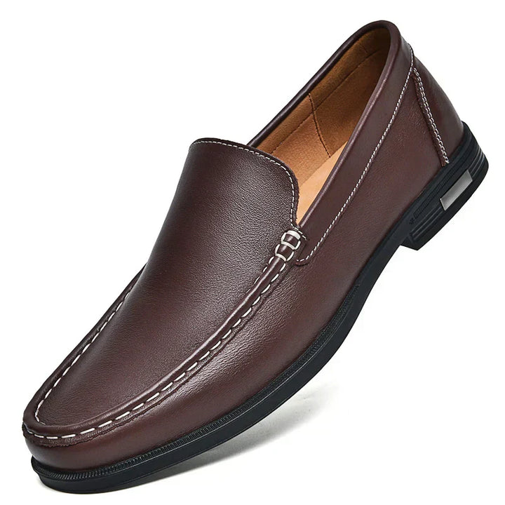 Men's everyday comfort loafers, classic black slip-on shoes for a polished yet relaxed style.