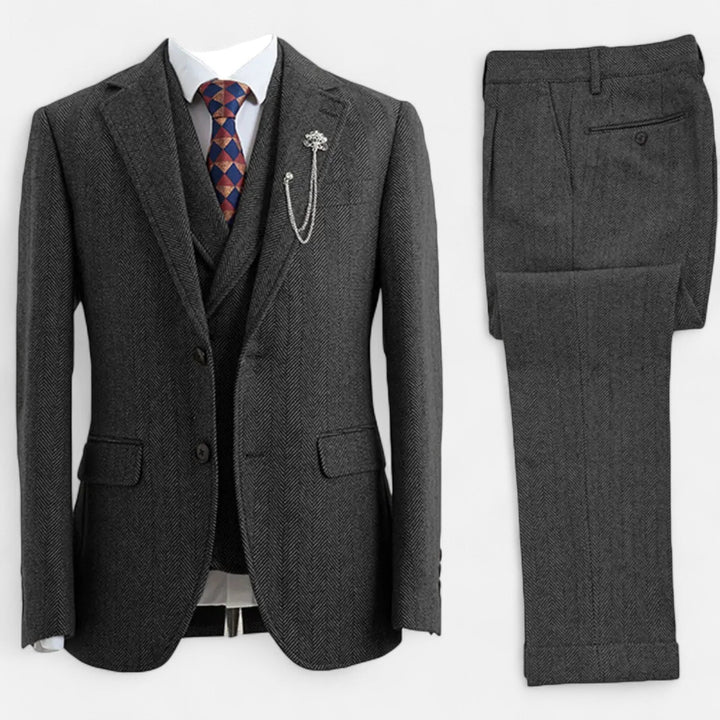Sharp men's tailored fit suit with a classic herringbone design