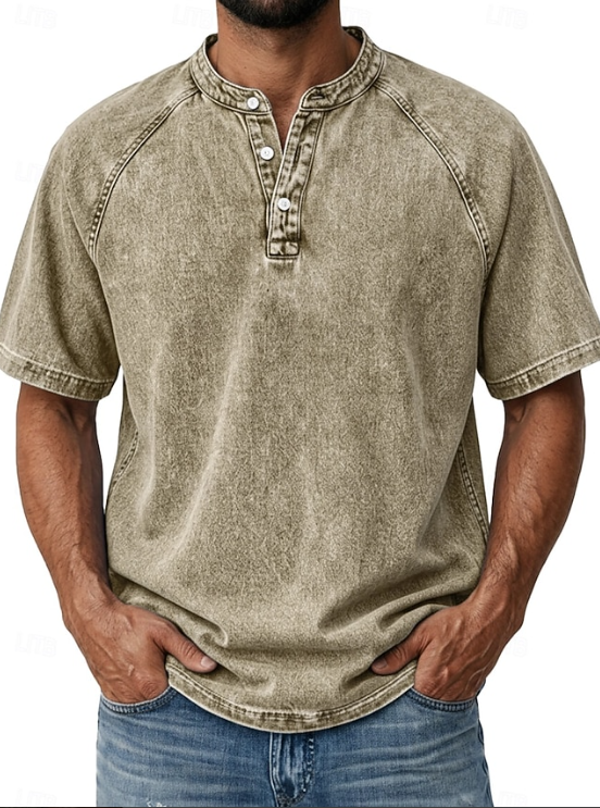 Versatile men's classic button-up shirt, vintage long sleeve, great for casual or smart retro fashion.