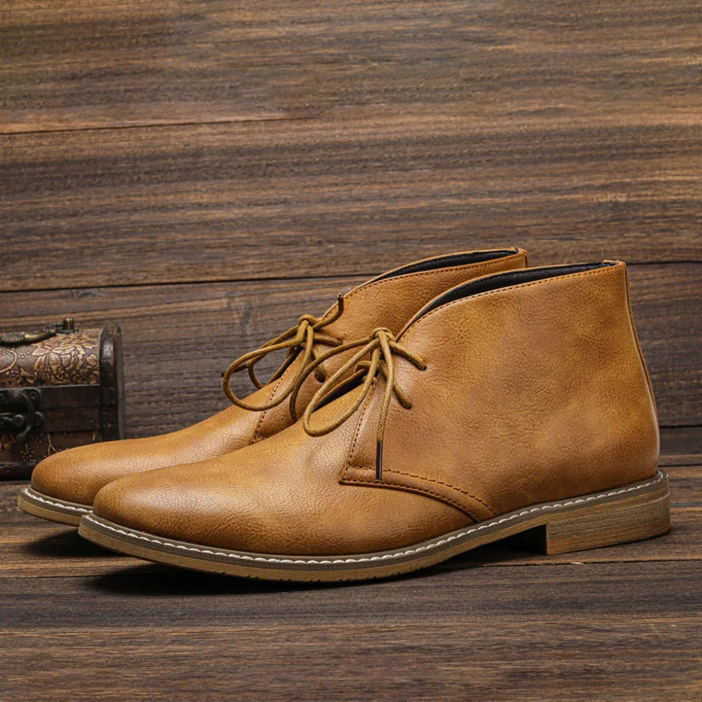 Men's classic vintage desert boots, perfect for timeless style and everyday casual wear.
