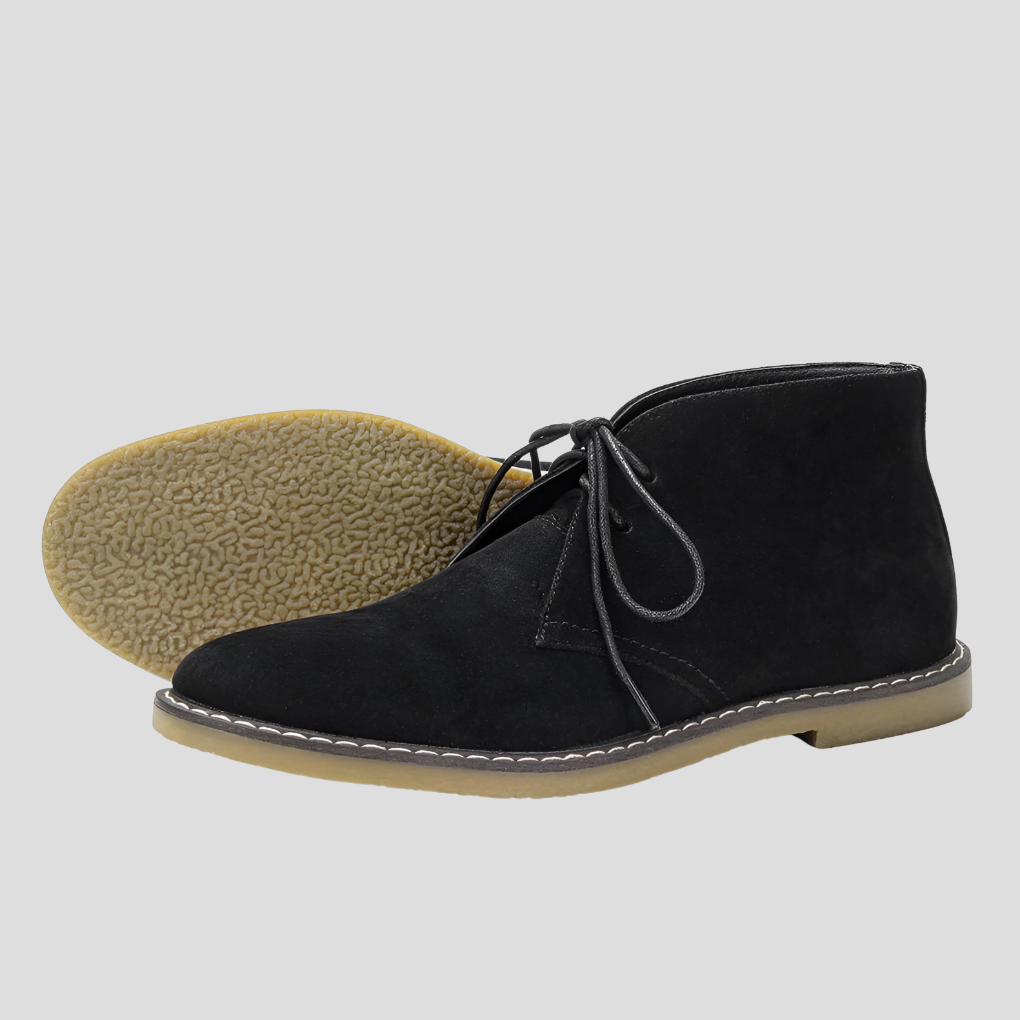 Stylish men's vintage desert boots, combining classic footwear aesthetics with comfortable design for daily wear.
