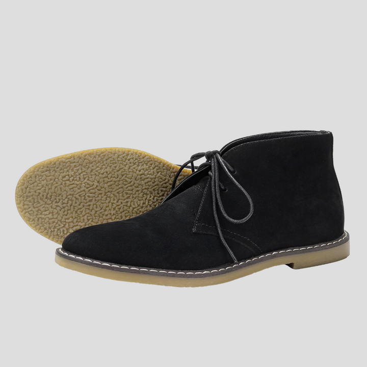 Stylish men's vintage desert boots, combining classic footwear aesthetics with comfortable design for daily wear.