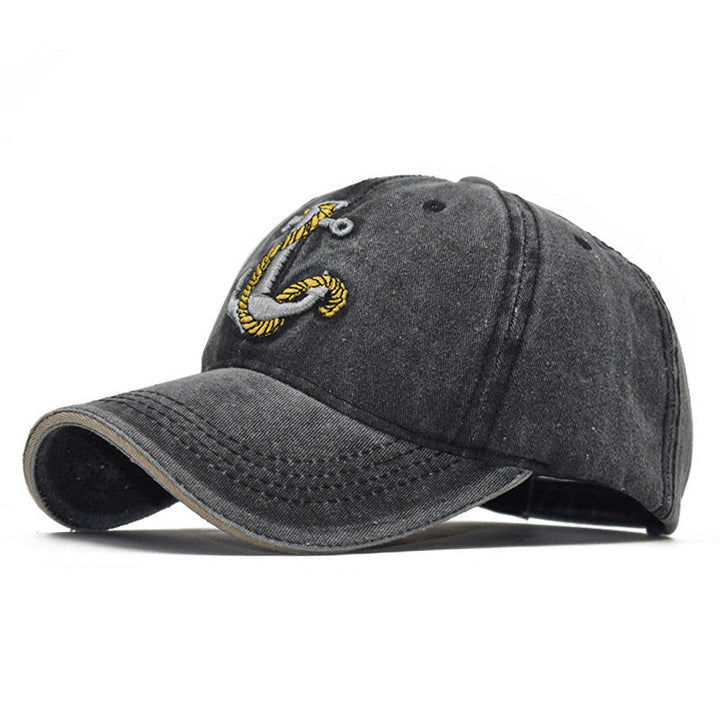 Casual men's washed baseball cap, perfect for everyday wear, outdoor trips, and a vintage look.