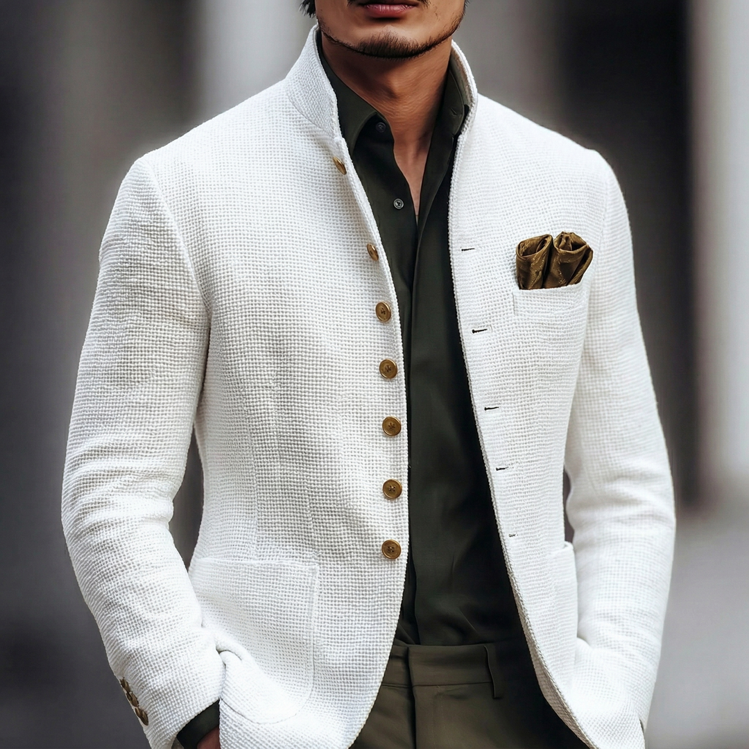 Men's classic white single-breasted blazer. Modern tailored fit, ideal for smart casual or business casual looks.
