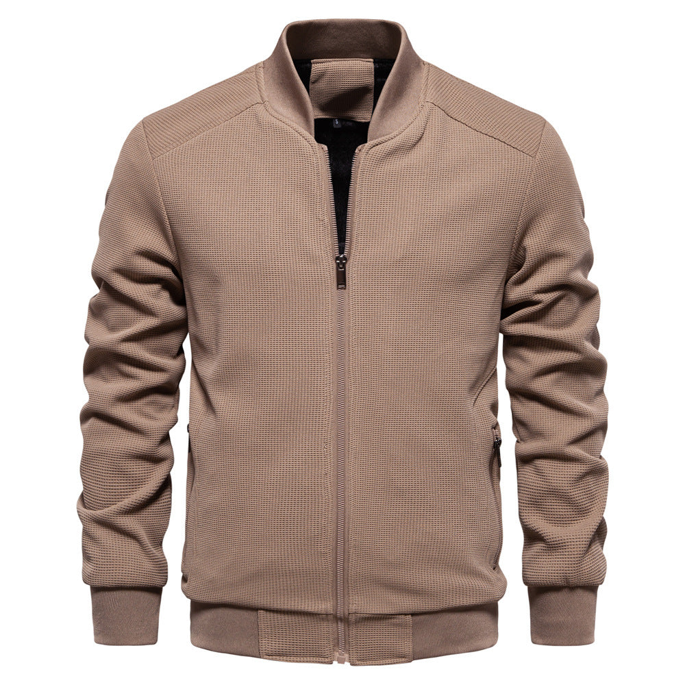 Versatile men's outerwear: zip-up bomber jacket, perfect for casual outings and transitional seasons.