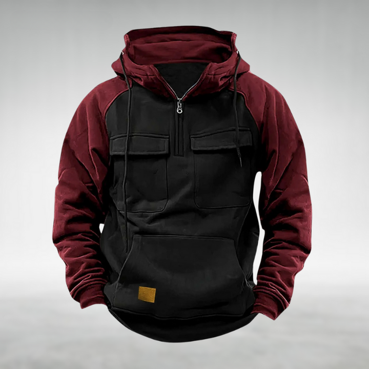 Adaptable winter wear for men: a fashionable and practical zip-up hoodie.
