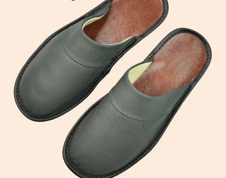 Men's black house slippers, perfect for pain relief