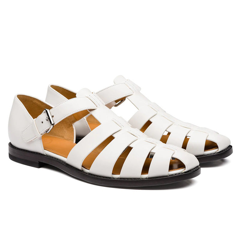 Men's comfortable closed-toe summer sandals with buckle for outdoor walking.