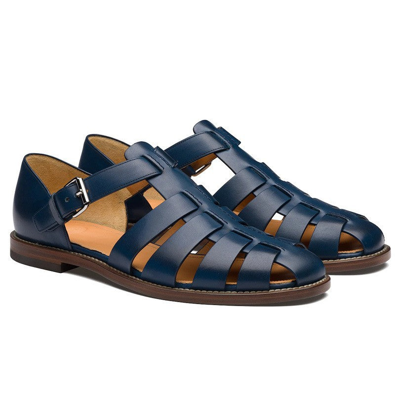 Comfortable men's walking sandals, closed-toe design, ideal for summer holidays.