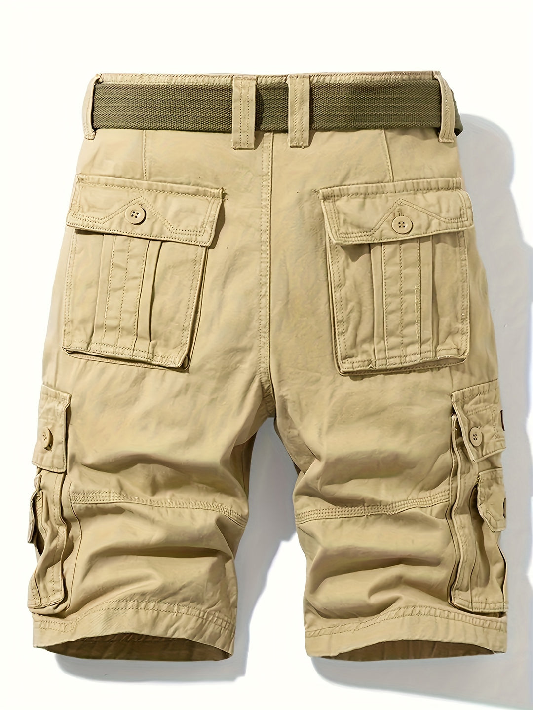 Versatile men's utility shorts: mid-rise, comfortable, and equipped with flap pockets for everyday casual style.