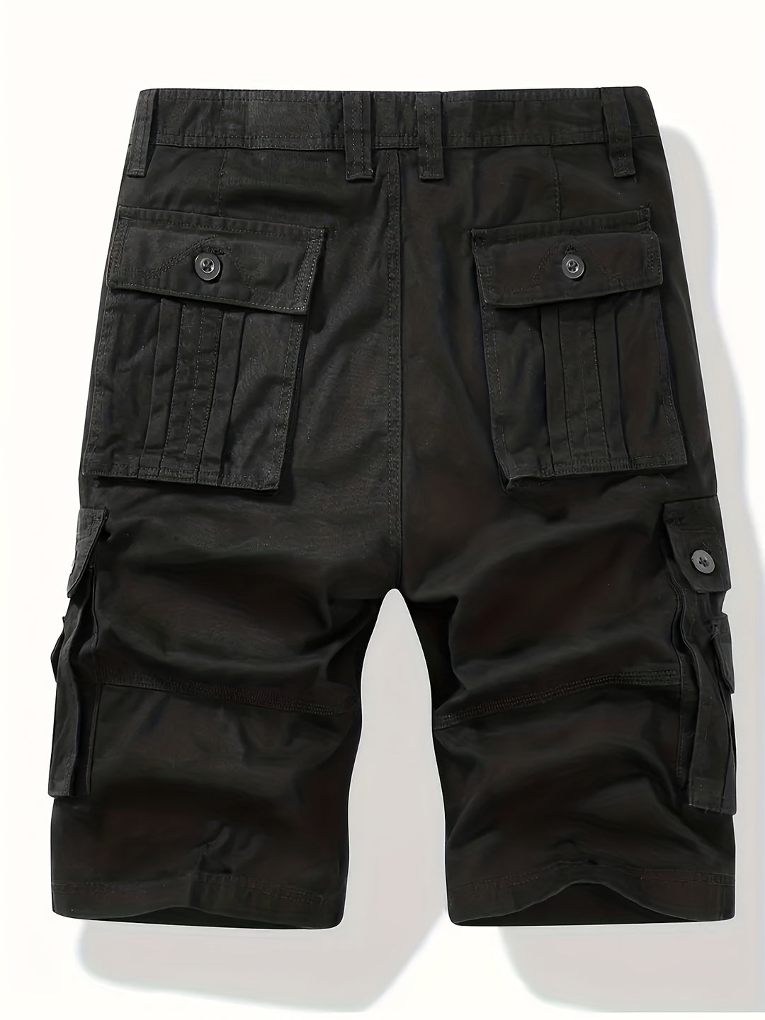 Classic men's cargo shorts, mid-rise fit, featuring flap pockets for a practical yet stylish summer look.