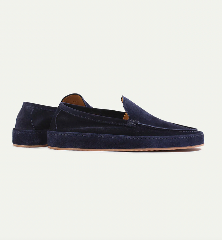 Durable and stylish men's leather loafers, designed for all-day comfort.