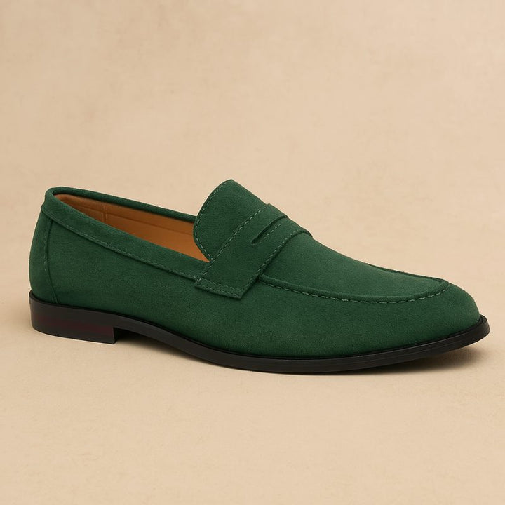 Stylish men's slip-on loafers, ideal for smart casual or casual outfits. Versatile men's fashion footwear.