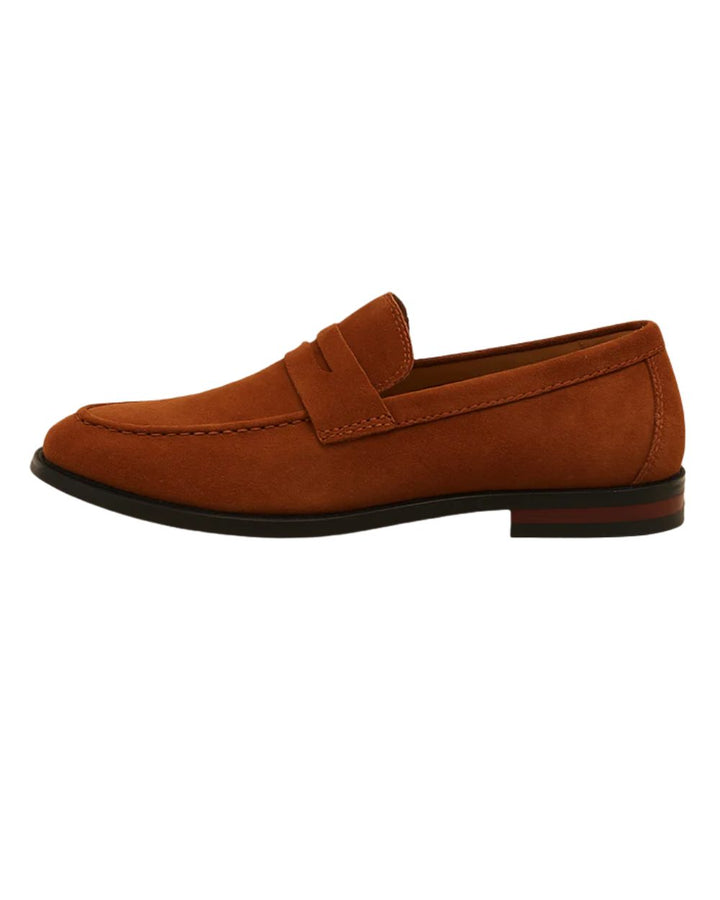 Modern men's slip-on loafers, combining contemporary style with ultimate comfort. Essential men's footwear.