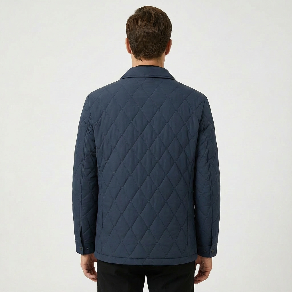 Classic men's outerwear: diamond quilted jacket with shirt collar. Essential for versatile autumn/winter fashion.