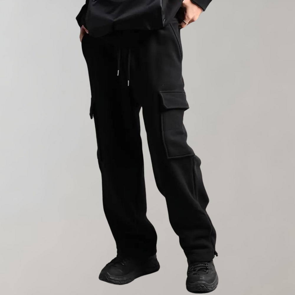 Streetwear look featuring men's activewear cargo joggers