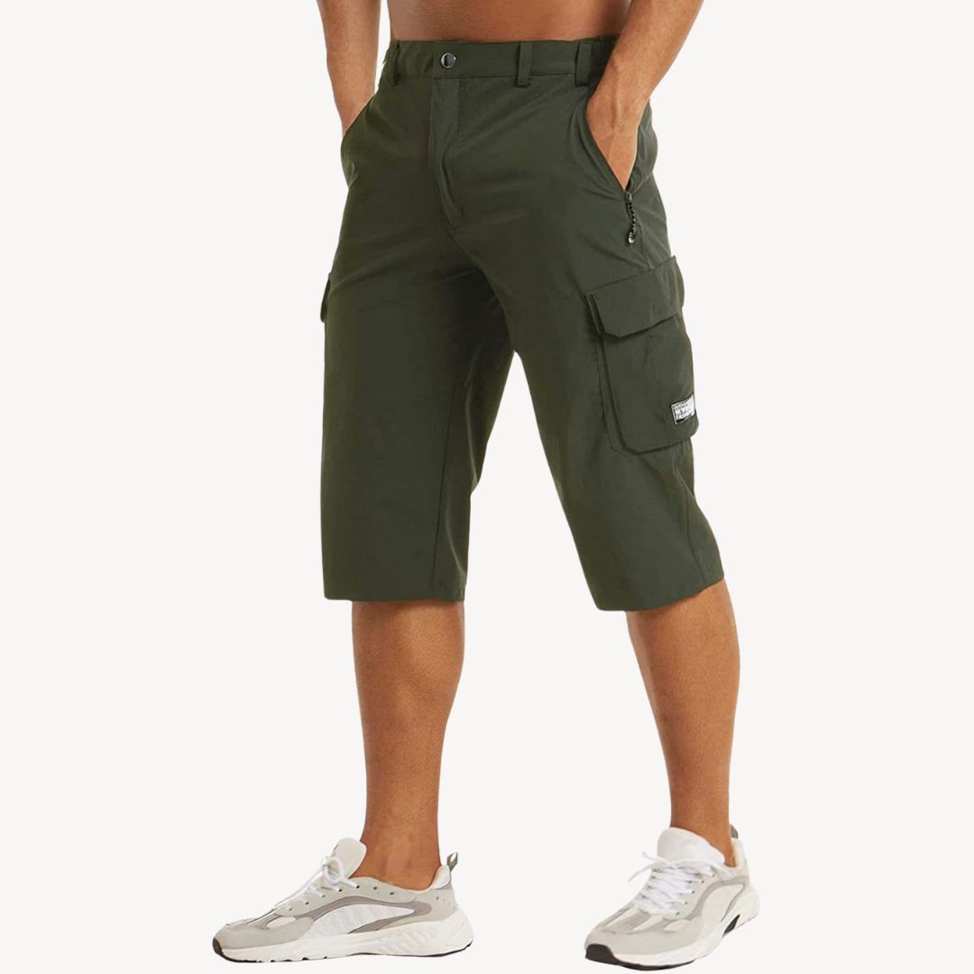 Relaxed fit men's cargo capri pants, comfortable casual wear for summer. Versatile 3/4 trousers.