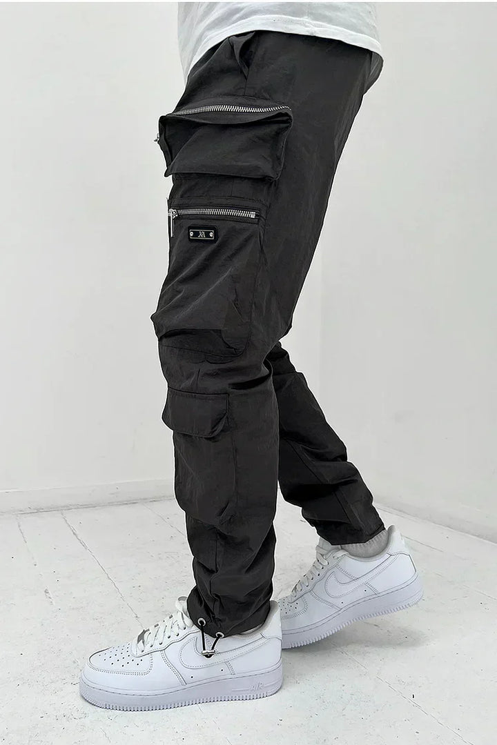 Men's durable cargo pants with multiple utility pockets, comfortable relaxed fit, ideal for workwear & outdoors.