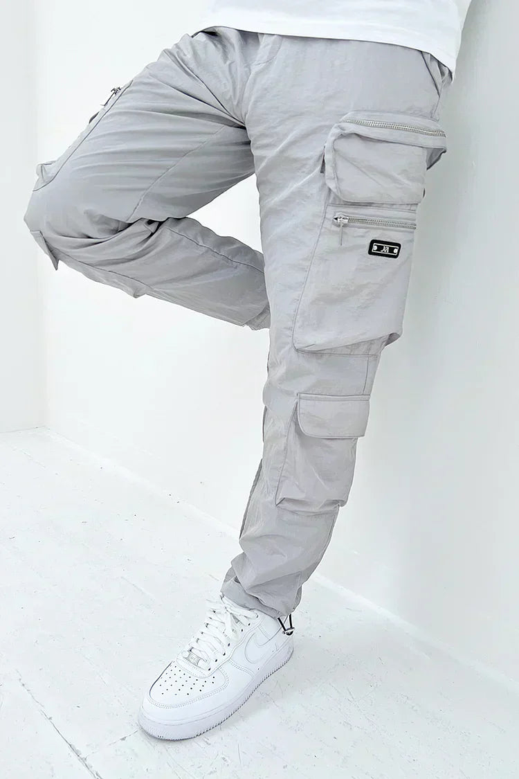 Comfortable men's relaxed fit cargo pants, stylish utility trousers with ample pockets for casual wear.
