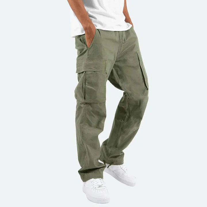 Comfortable men's cargo pants, featuring multiple utility pockets. Perfect for casual outfits & versatile outdoor activities.
