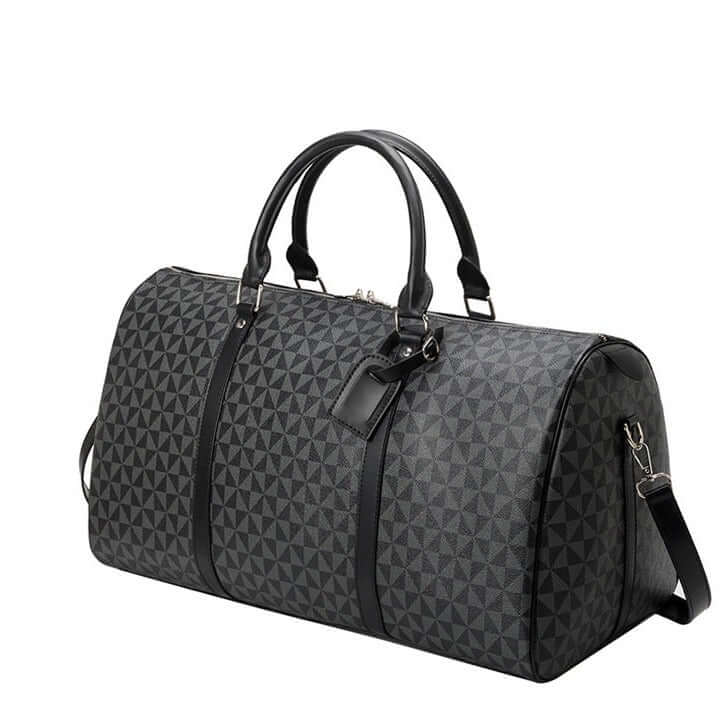 Versatile men's travel duffel bag, a fashionable and durable accessory for modern men's travel.