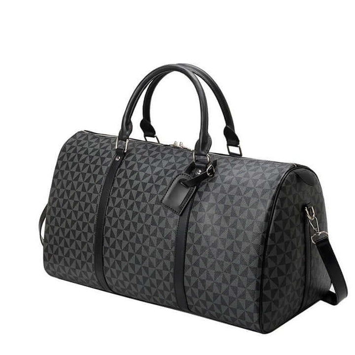 Versatile men's travel duffel bag, a fashionable and durable accessory for modern men's travel.