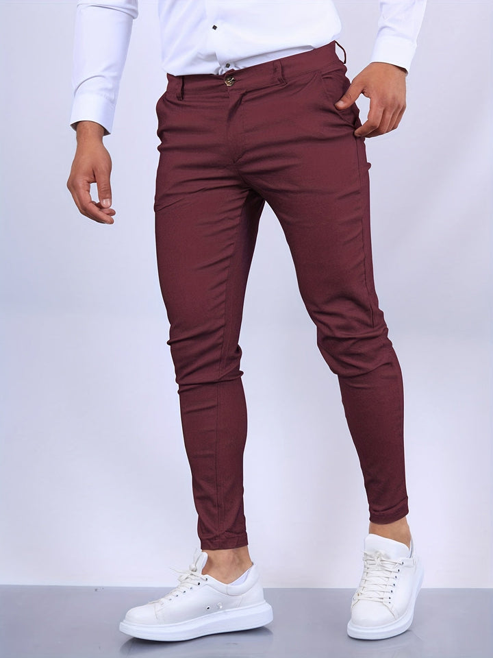 Dynamic men's skinny pants with stretch, offering flexibility for all-season style and comfort.