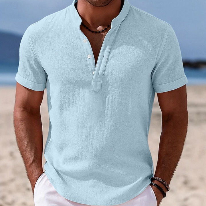 Effortless & stylish men's short sleeve button-up summer shirt, perfect for casual modern fashion.