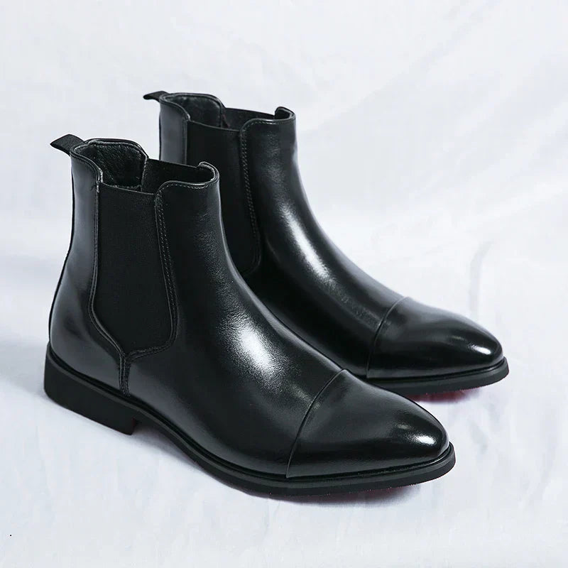 Stylish men's casual slip-on boots made from high-quality genuine leather.