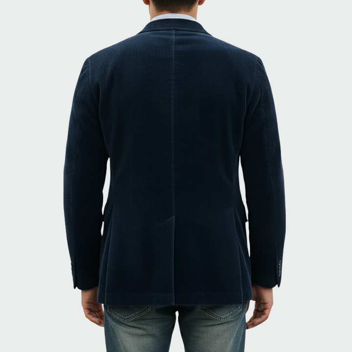 Versatile men's two-piece set: elegant blazer and vest, ideal for evening wear.