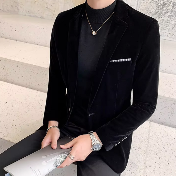 Men's elegant one-button slim fit formal blazer for business meetings.