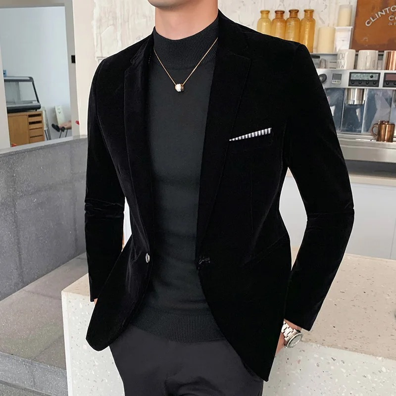 Sophisticated one-button men's blazer, perfect slim fit for formal and casual elegance.