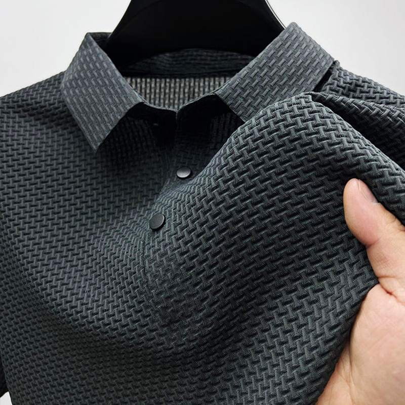 Stylish men's premium polo shirt, ideal for effortless summer fashion.