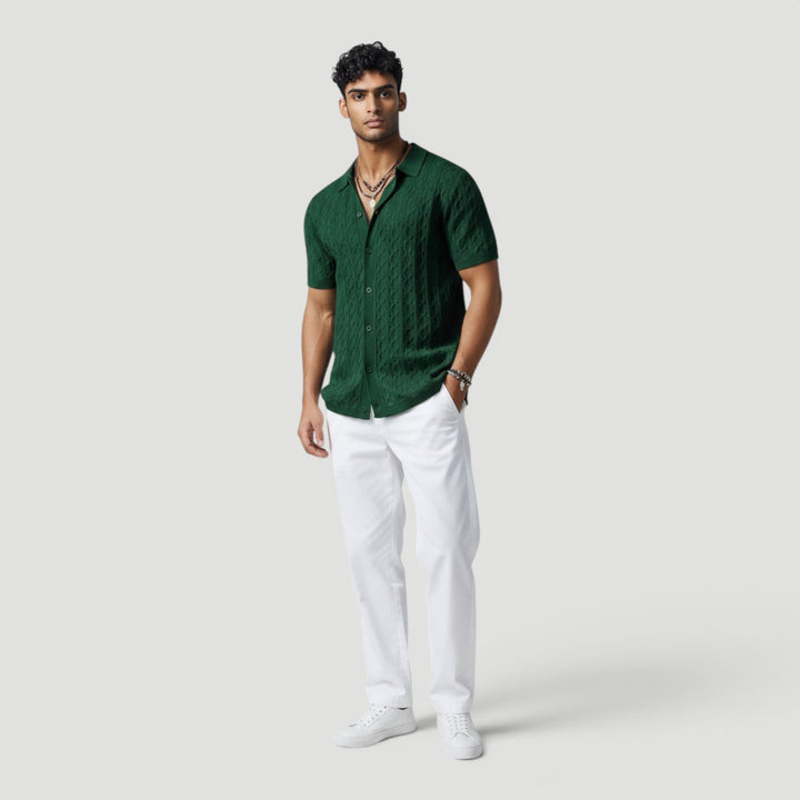 Comfortable men's sleeveless sweater vest, perfect for elegant layering.